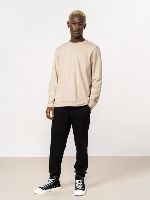 Men's crewneck