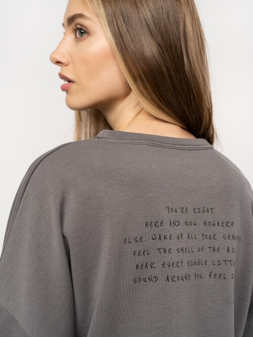 Women's crewneck